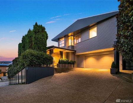 Christopher McQuarrie kept his Seattle home for sale.